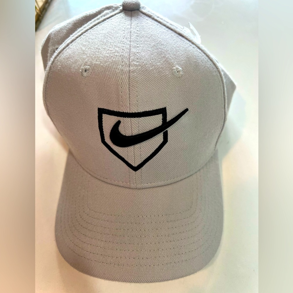 Gray Nike hat
